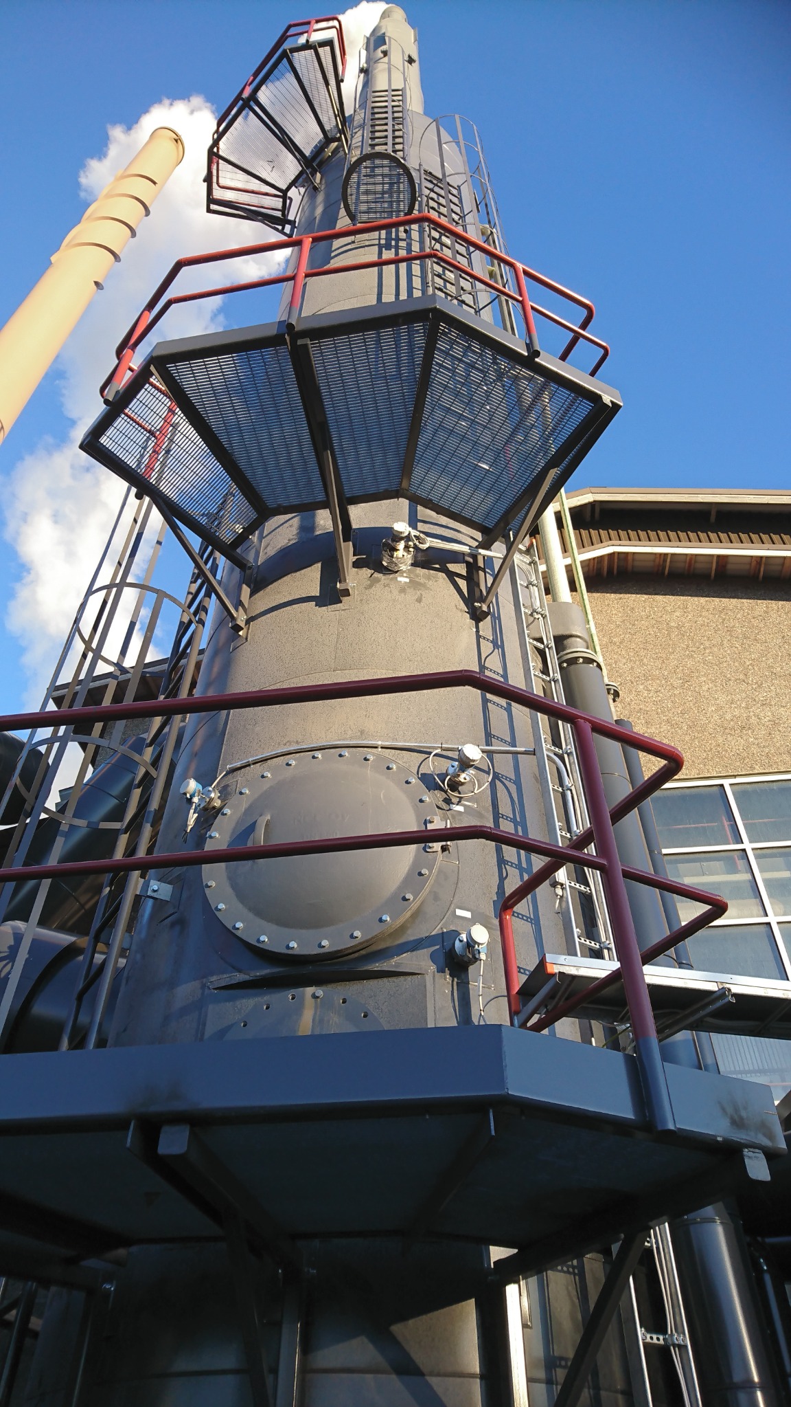 Ehox industrial flue gas scrubber with service platforms
